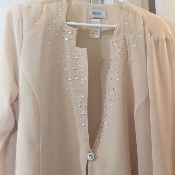 Creamy taupe 3pc woman’s suit. Brand New! 💖 - Picture 2 of 7